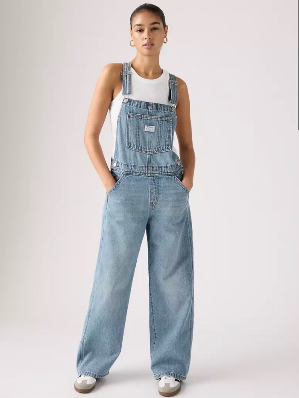 Levi’s Baggy Denim Overalls in Medium Wash Size M